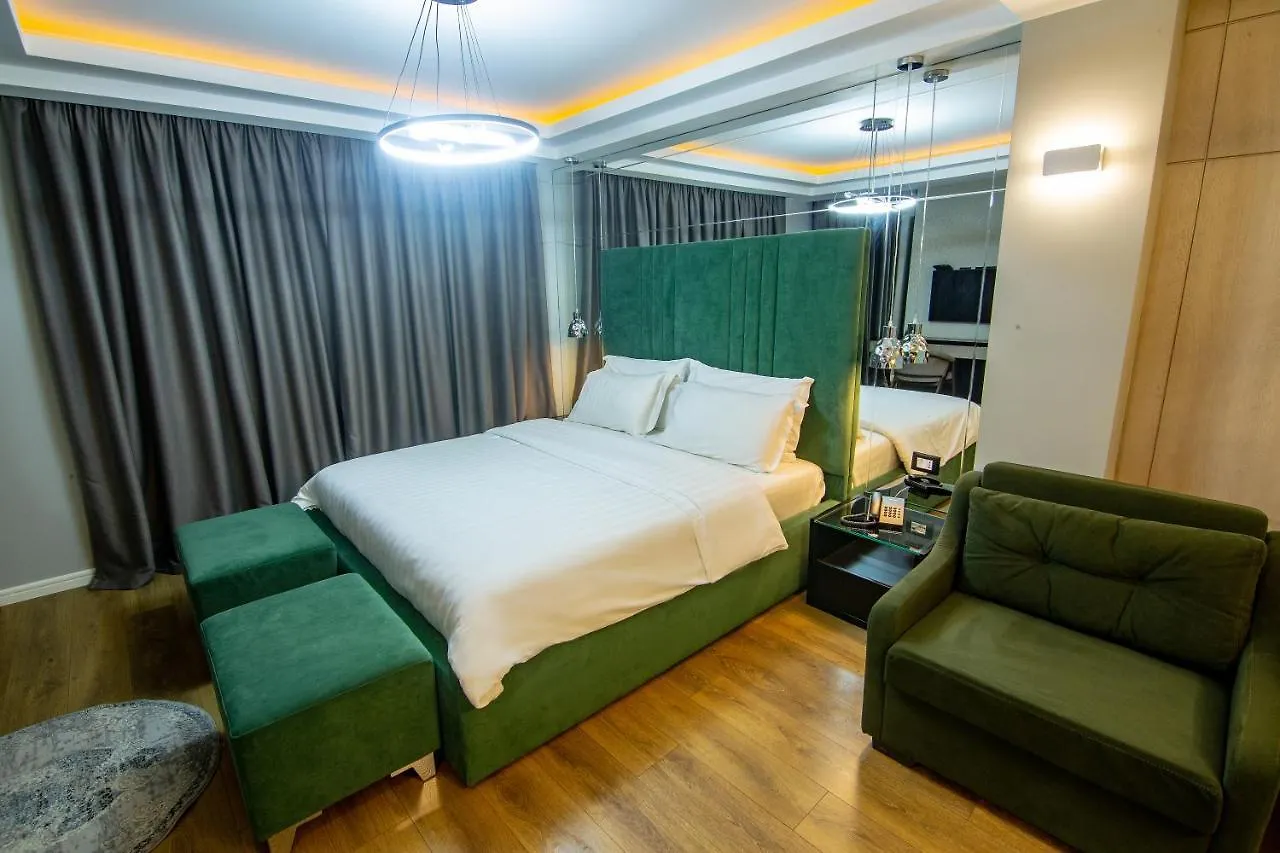 Tree Hotel 코르처 알바니아