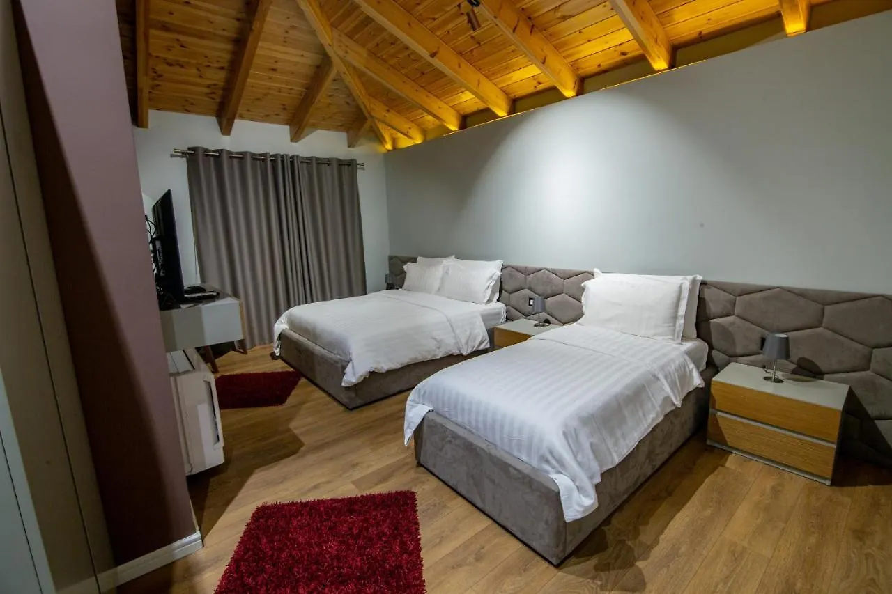Tree Hotel Korce